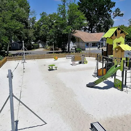 Le Soleil Des Landes Parque de Campismo *